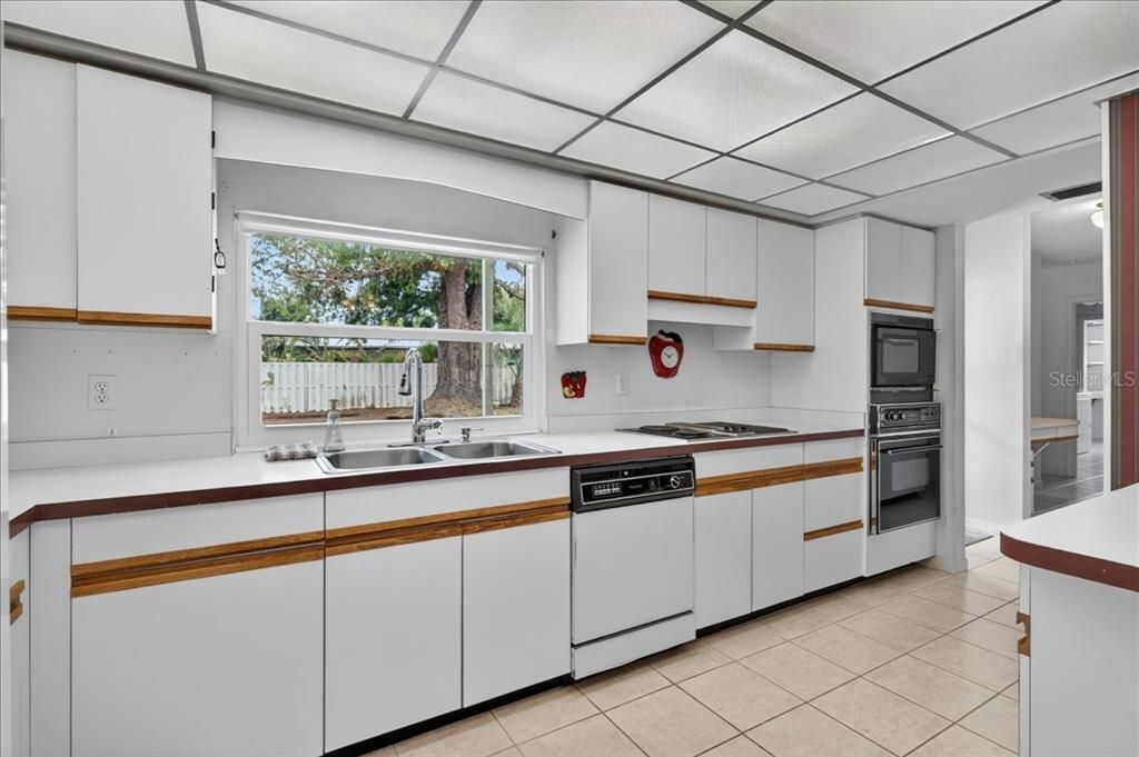 For Sale: $899,900 (4 beds, 4 baths, 4003 Square Feet)