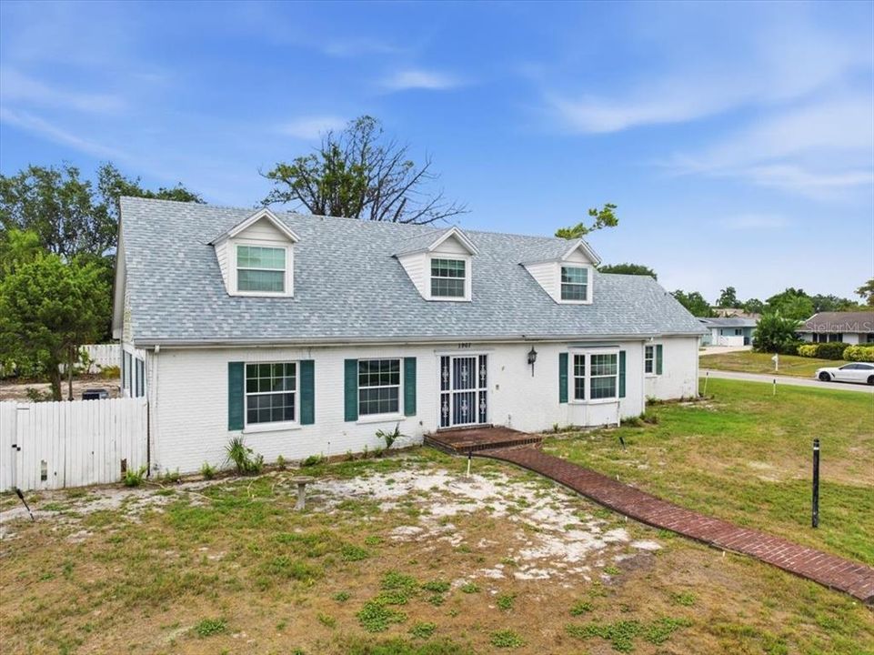 For Sale: $899,900 (4 beds, 4 baths, 4003 Square Feet)