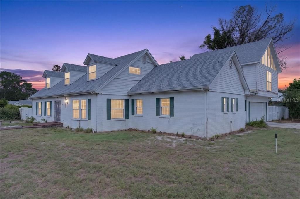 For Sale: $899,900 (4 beds, 4 baths, 4003 Square Feet)