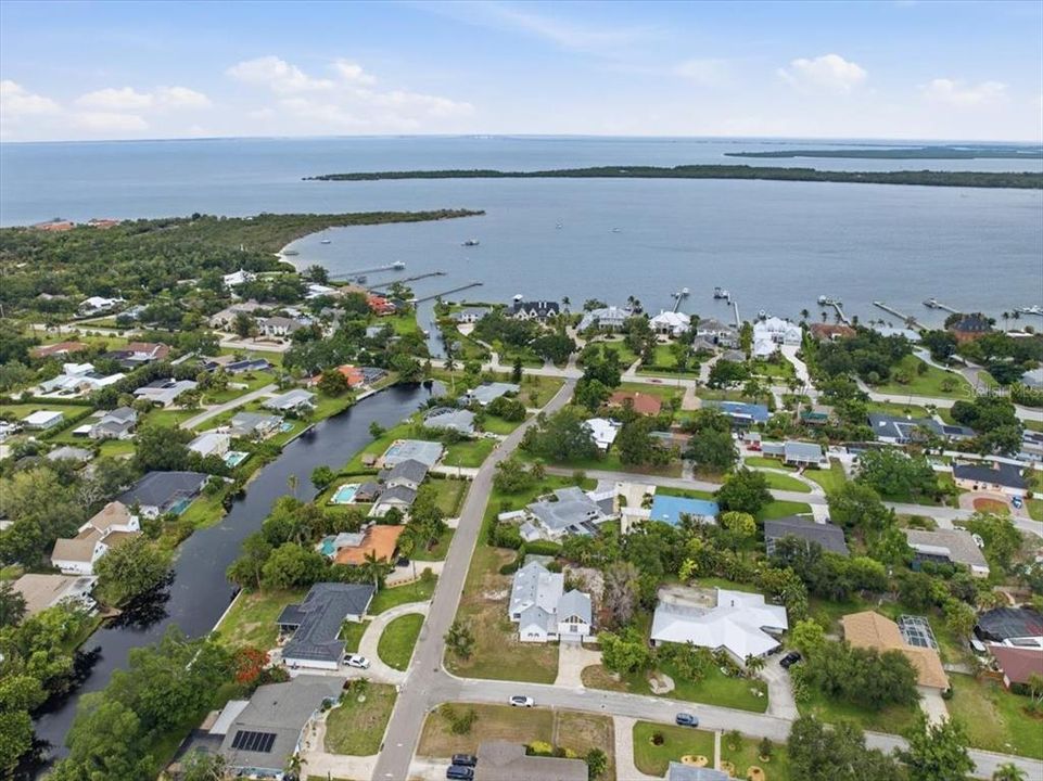 For Sale: $899,900 (4 beds, 4 baths, 4003 Square Feet)