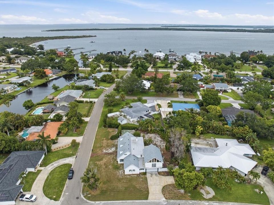 For Sale: $899,900 (4 beds, 4 baths, 4003 Square Feet)