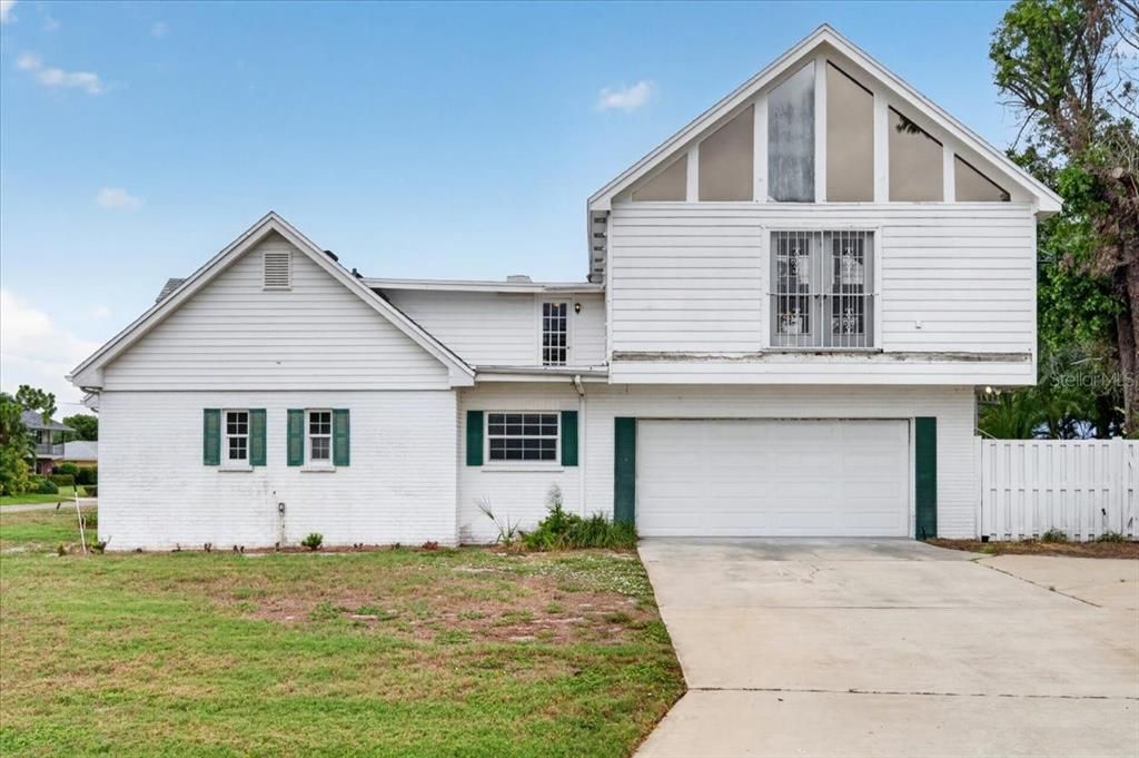 For Sale: $899,900 (4 beds, 4 baths, 4003 Square Feet)