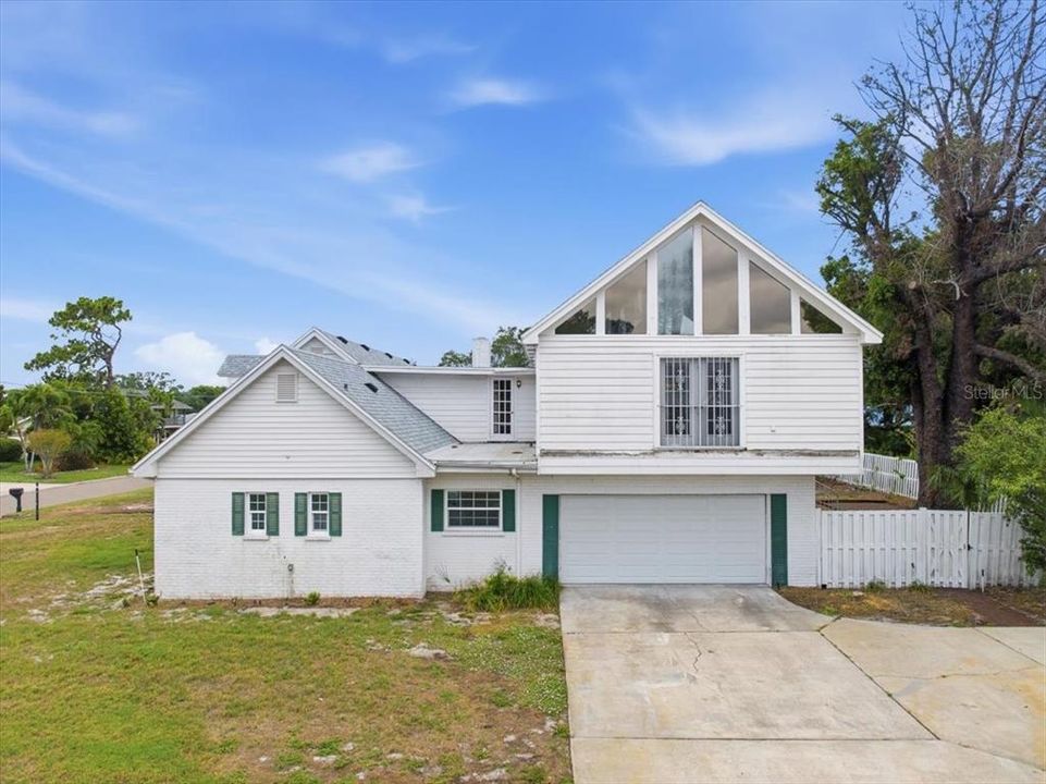 For Sale: $899,900 (4 beds, 4 baths, 4003 Square Feet)