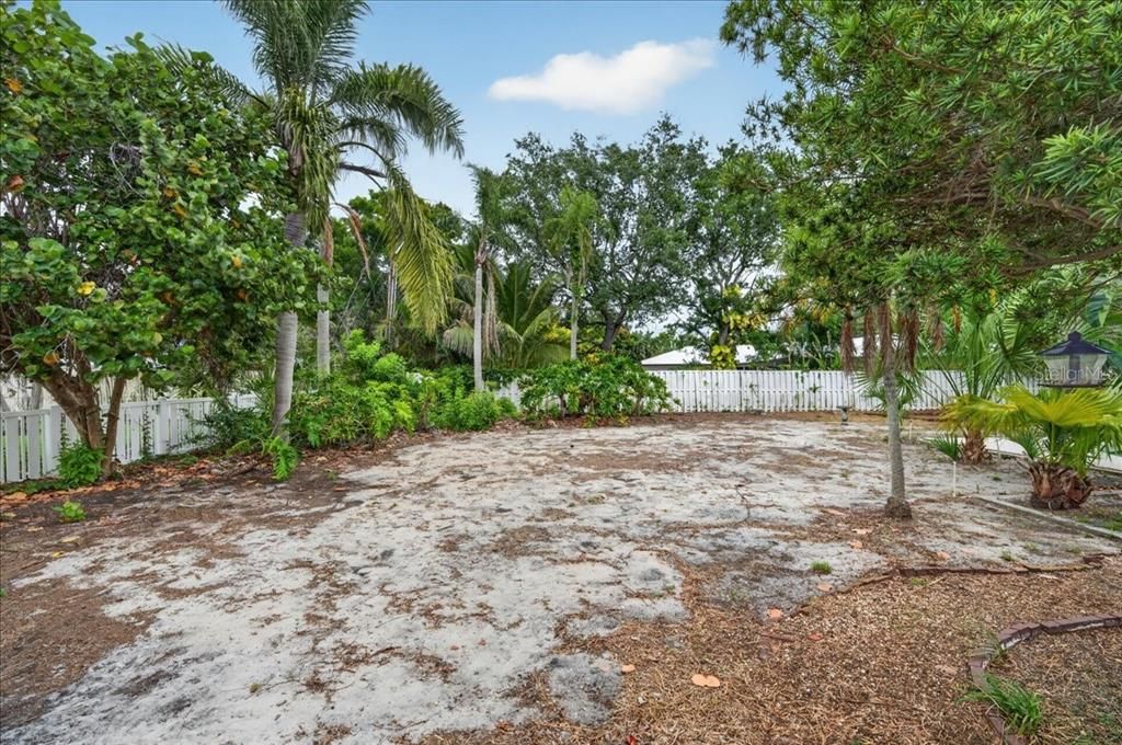 For Sale: $899,900 (4 beds, 4 baths, 4003 Square Feet)