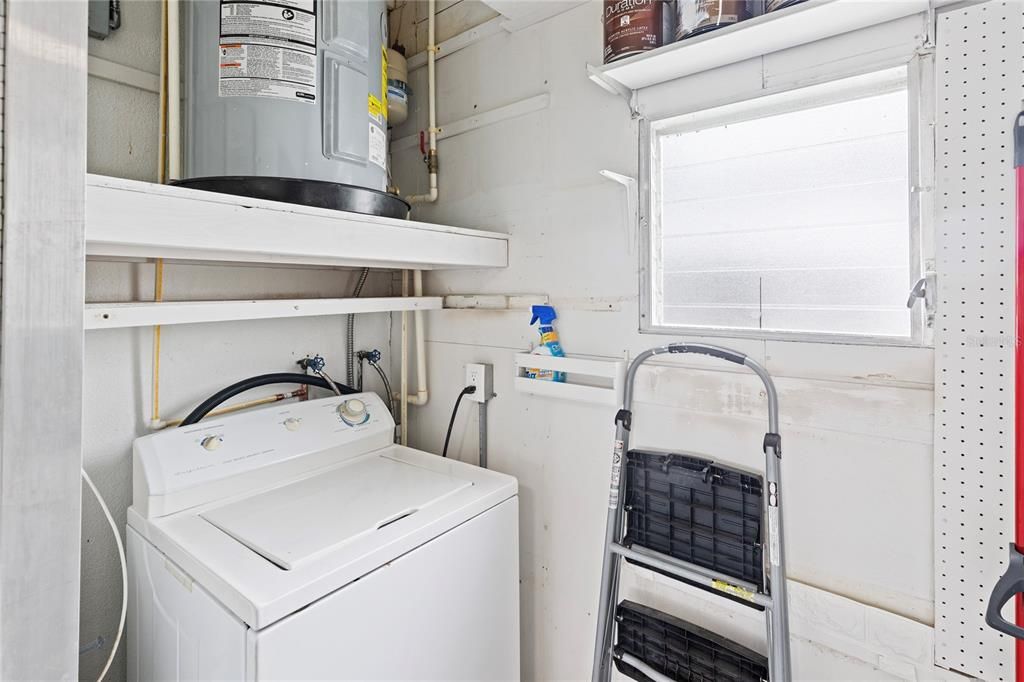 For Sale: $240,000 (2 beds, 1 baths, 1100 Square Feet)