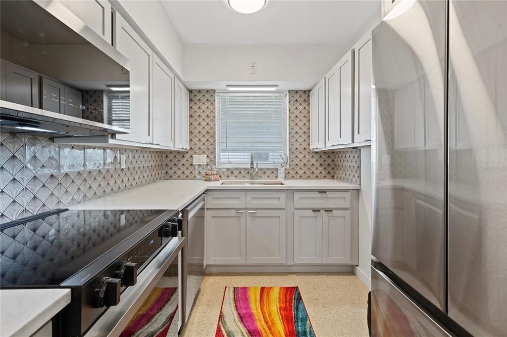 For Sale: $240,000 (2 beds, 1 baths, 1100 Square Feet)