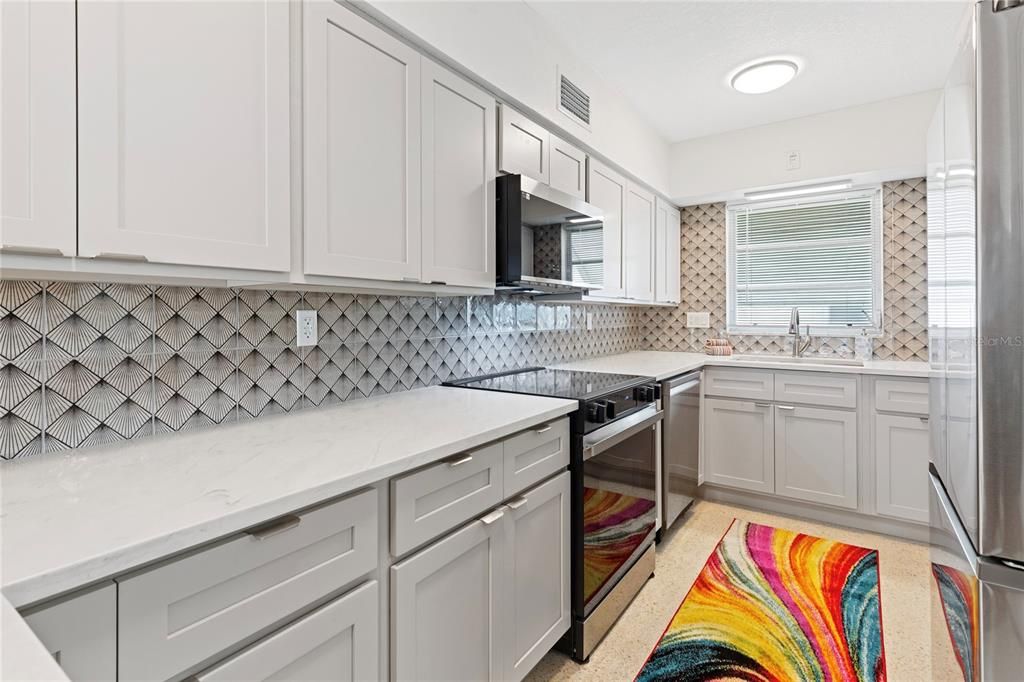 For Sale: $240,000 (2 beds, 1 baths, 1100 Square Feet)