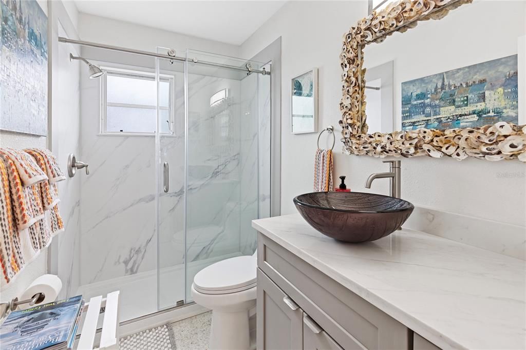 For Sale: $240,000 (2 beds, 1 baths, 1100 Square Feet)