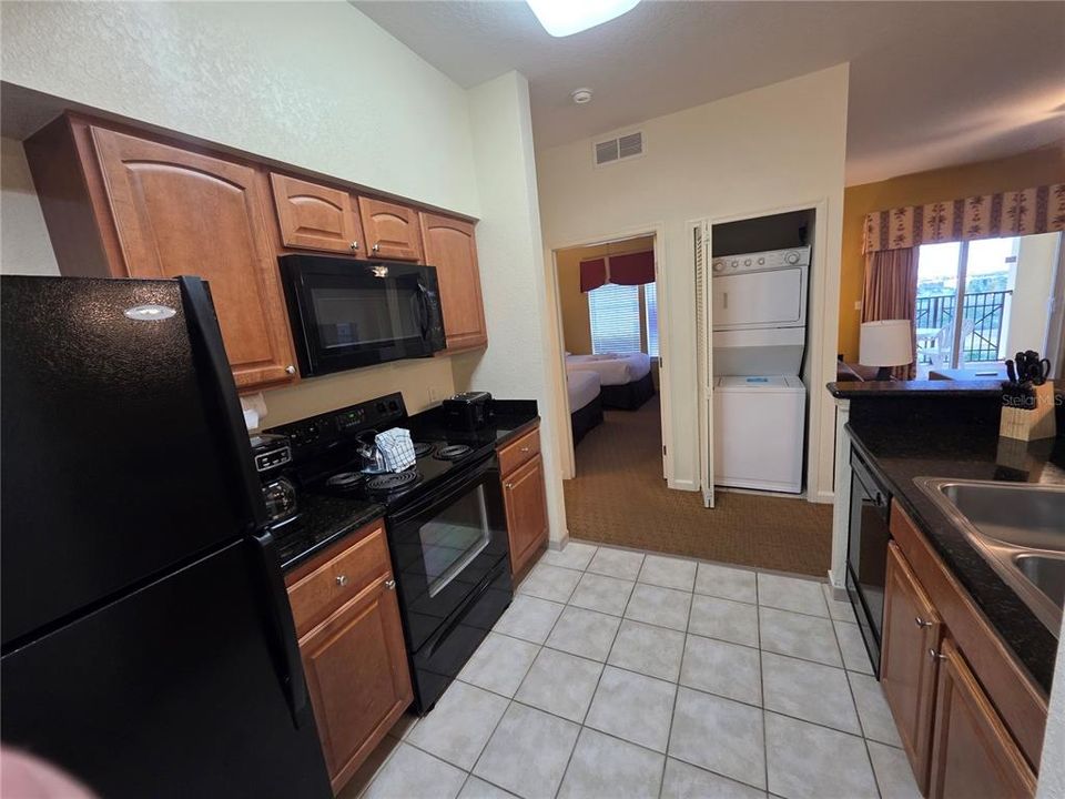 На продажу: $225,900 (2 спален, 2 ванн, 1060 Квадратных фут)