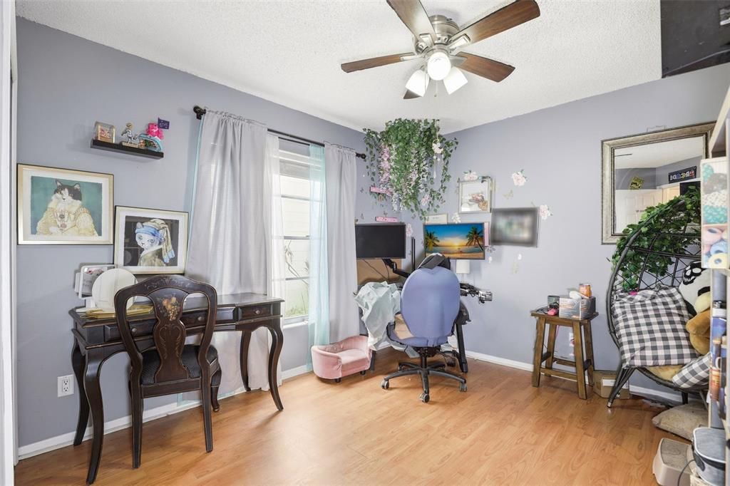 For Sale: $260,000 (2 beds, 2 baths, 1011 Square Feet)