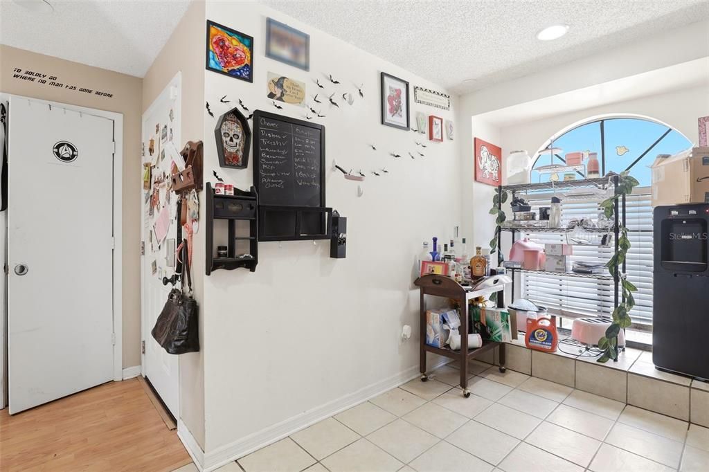 For Sale: $260,000 (2 beds, 2 baths, 1011 Square Feet)