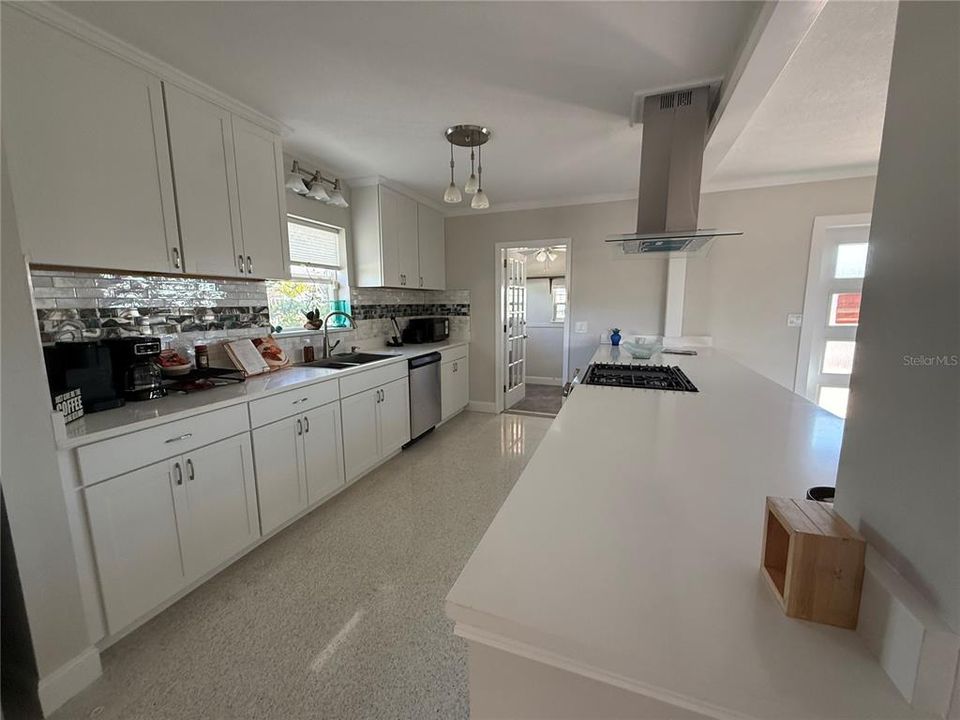 For Rent: $6,500 (3 beds, 2 baths, 1626 Square Feet)
