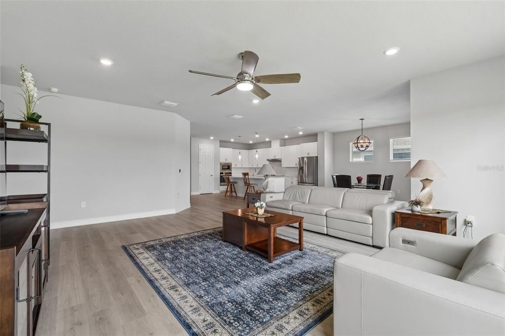 For Sale: $649,900 (4 beds, 3 baths, 2822 Square Feet)