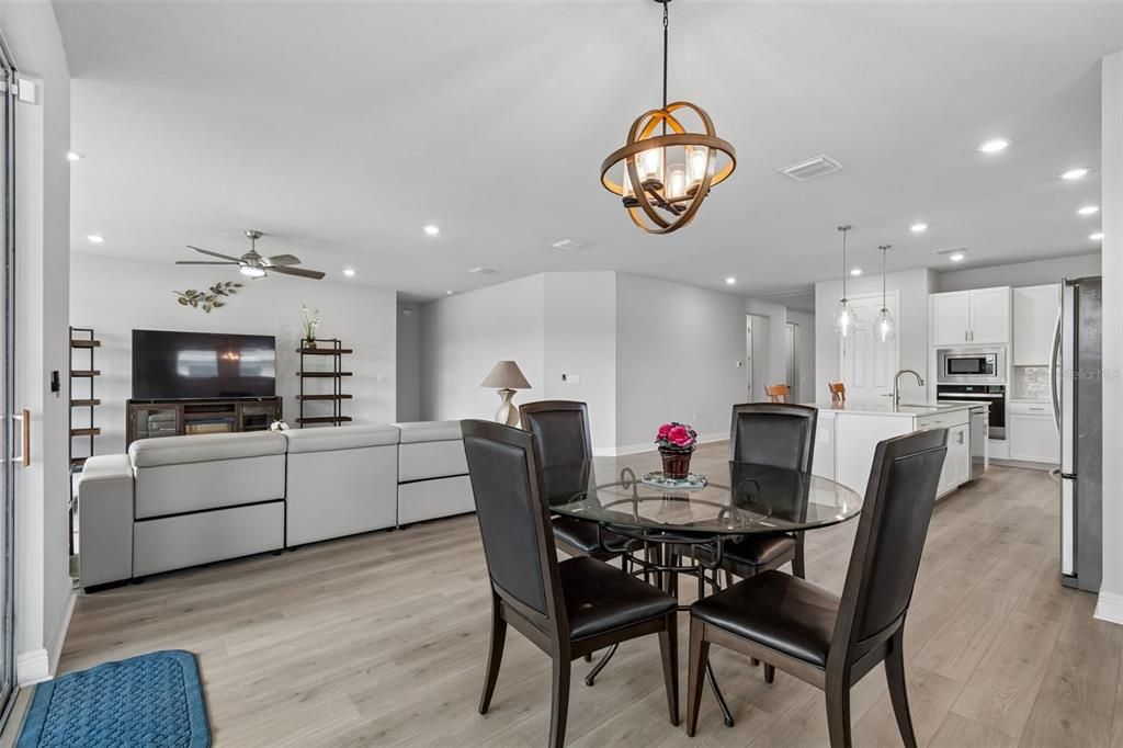 For Sale: $649,900 (4 beds, 3 baths, 2822 Square Feet)