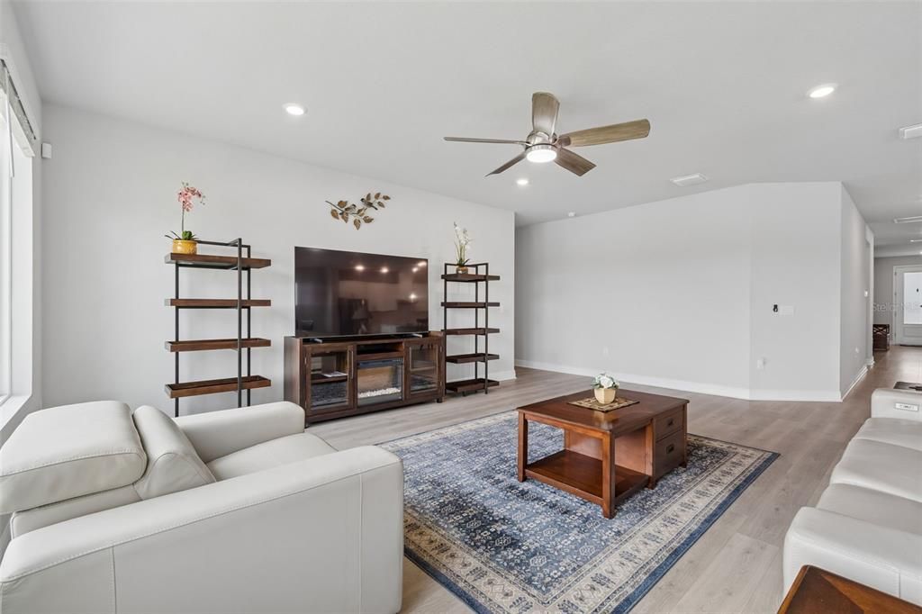 For Sale: $649,900 (4 beds, 3 baths, 2822 Square Feet)