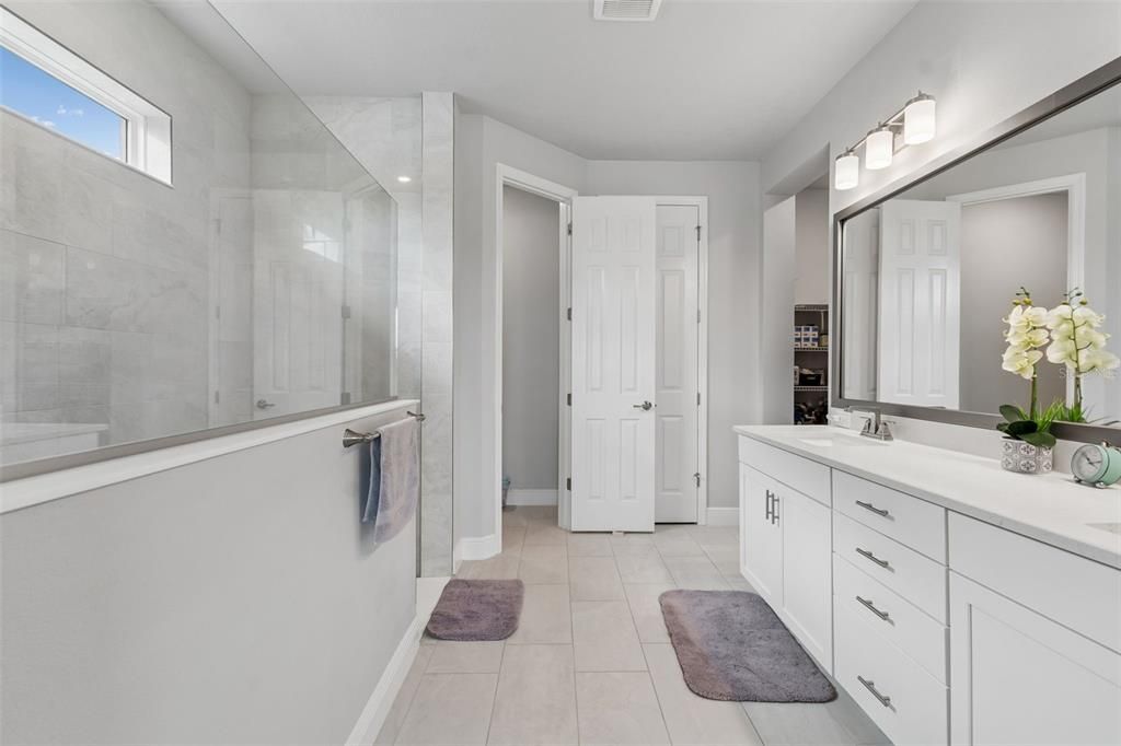 For Sale: $649,900 (4 beds, 3 baths, 2822 Square Feet)