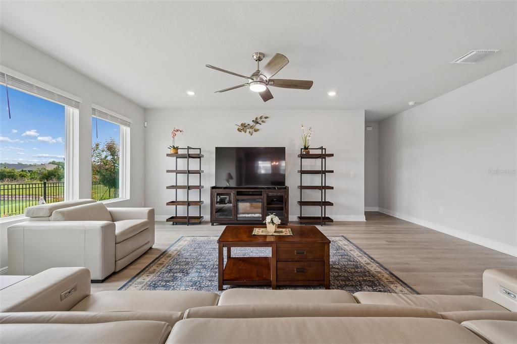 For Sale: $649,900 (4 beds, 3 baths, 2822 Square Feet)