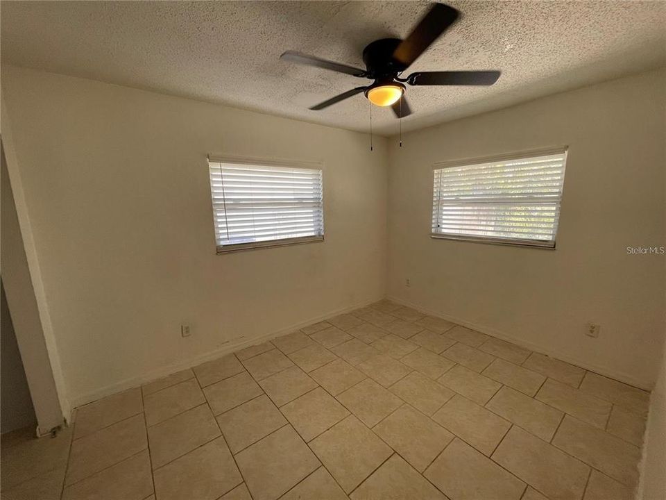 For Rent: $1,600 (2 beds, 1 baths, 760 Square Feet)