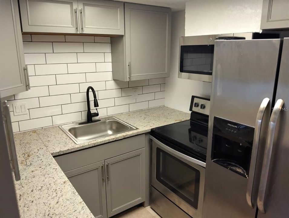 For Rent: $1,600 (2 beds, 1 baths, 760 Square Feet)