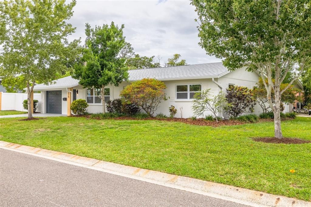 For Sale: $459,900 (3 beds, 2 baths, 1302 Square Feet)