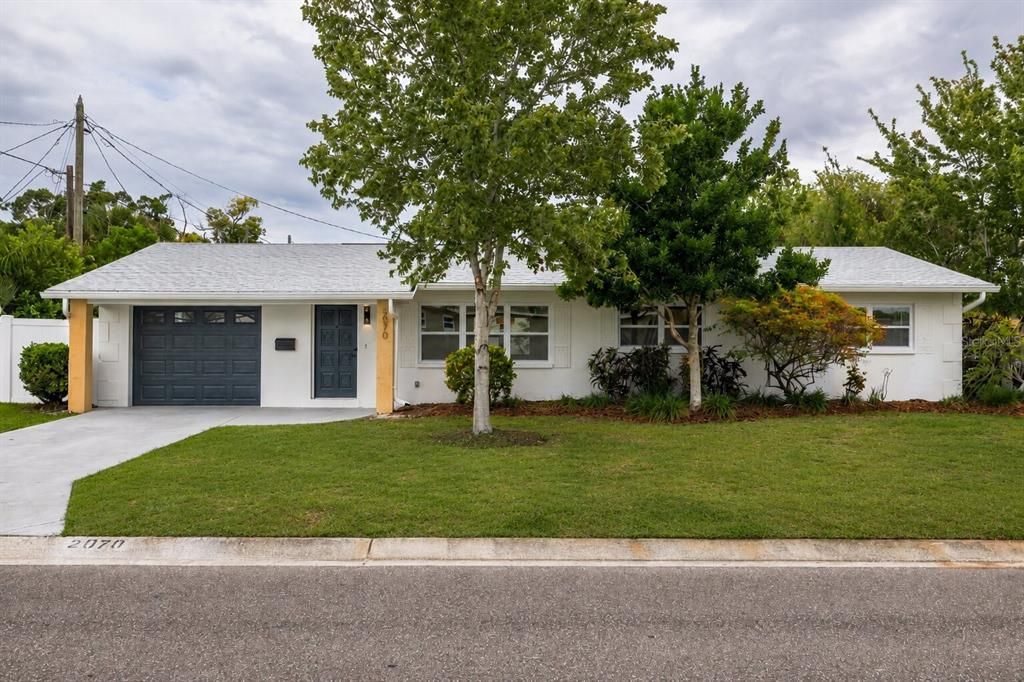For Sale: $459,900 (3 beds, 2 baths, 1302 Square Feet)