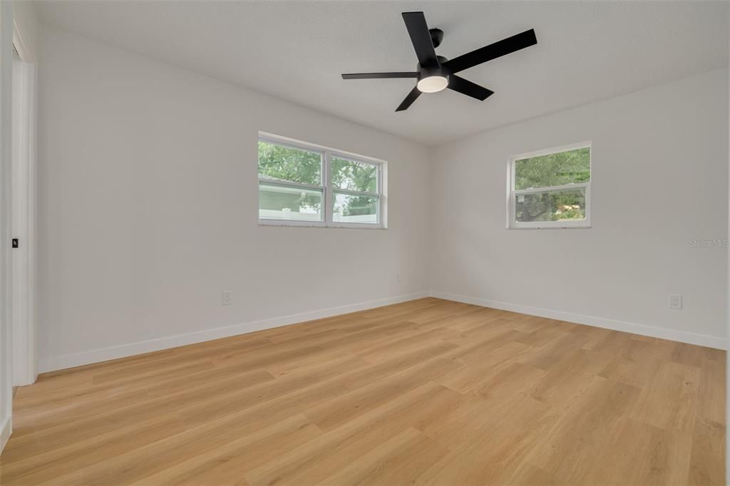 For Sale: $459,900 (3 beds, 2 baths, 1302 Square Feet)