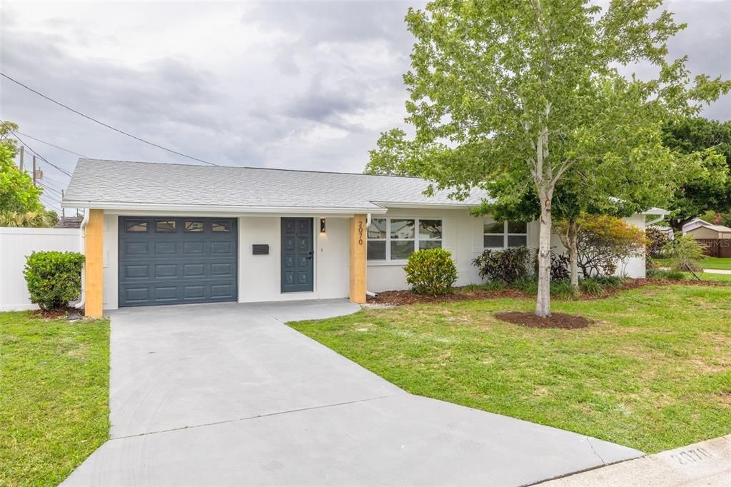 For Sale: $459,900 (3 beds, 2 baths, 1302 Square Feet)