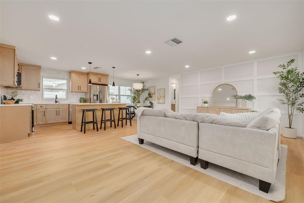 For Sale: $459,900 (3 beds, 2 baths, 1302 Square Feet)