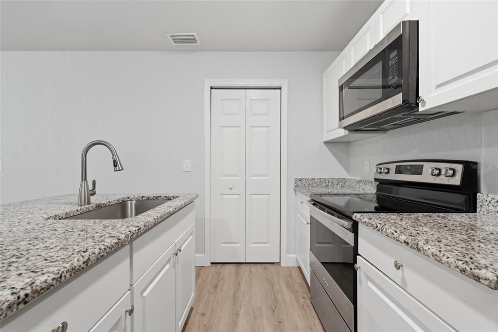 En Venta: $249,999 (3 camas, 2 baños, 1004 Pies cuadrados)