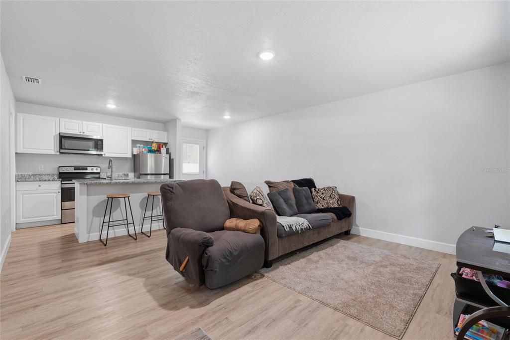 En Venta: $249,999 (3 camas, 2 baños, 1004 Pies cuadrados)