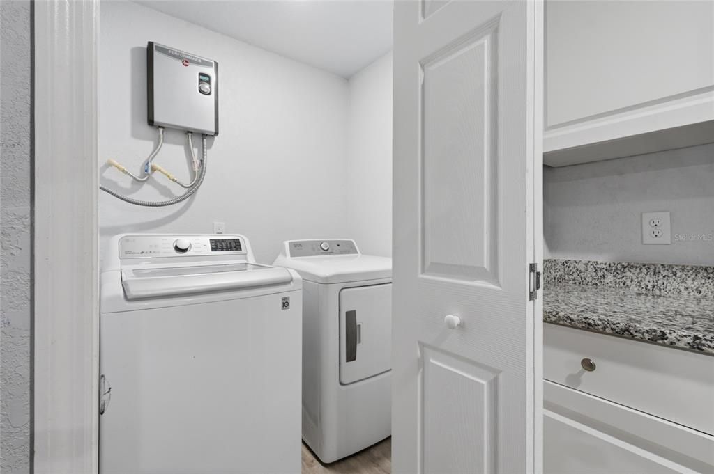 En Venta: $249,999 (3 camas, 2 baños, 1004 Pies cuadrados)