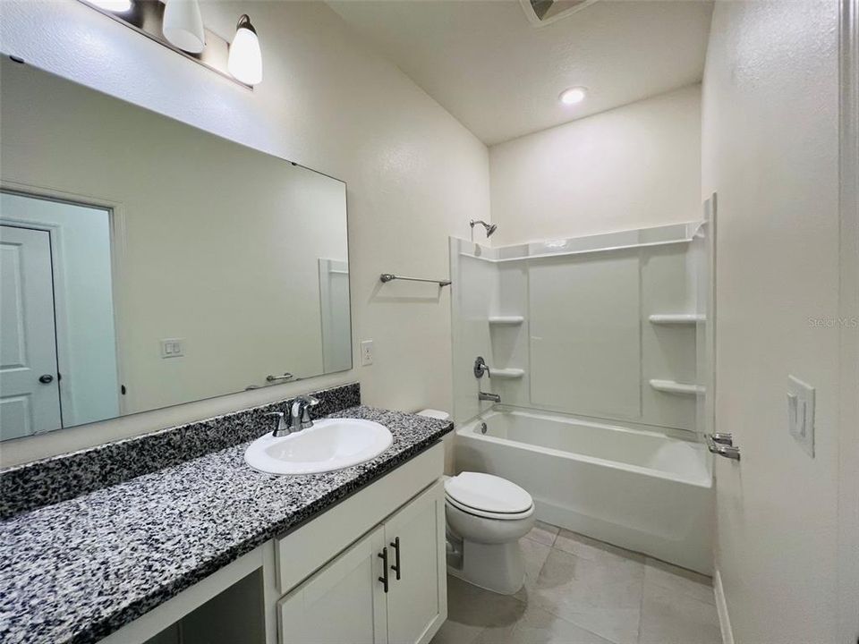 В аренду: $2,450 (4 спален, 2 ванн, 1656 Квадратных фут)
