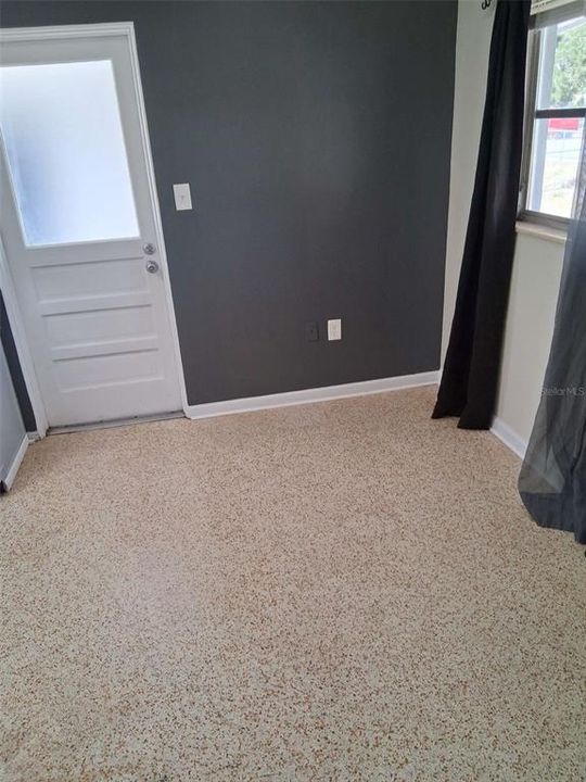 For Rent: $2,100 (2 beds, 1 baths, 1200 Square Feet)