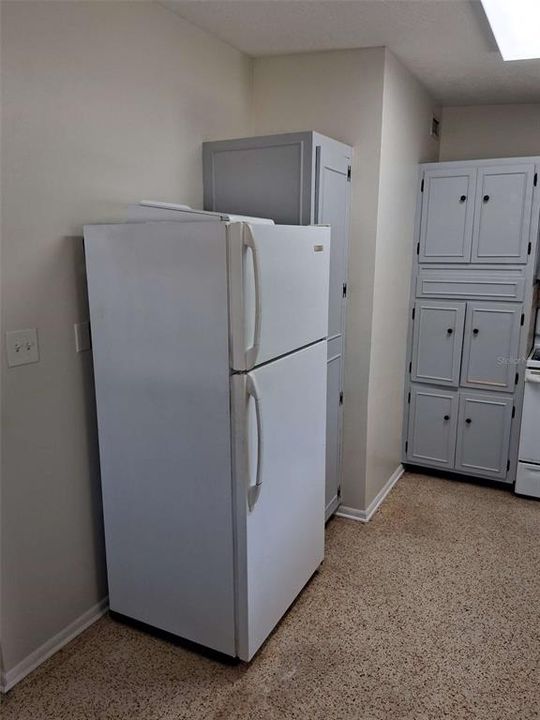 For Rent: $2,100 (2 beds, 1 baths, 1200 Square Feet)