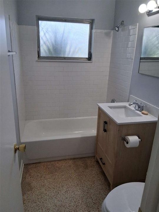 For Rent: $2,100 (2 beds, 1 baths, 1200 Square Feet)
