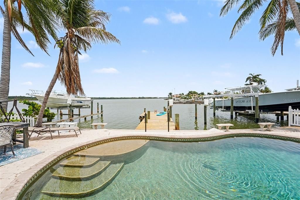 For Sale: $1,800,000 (3 beds, 4 baths, 2729 Square Feet)