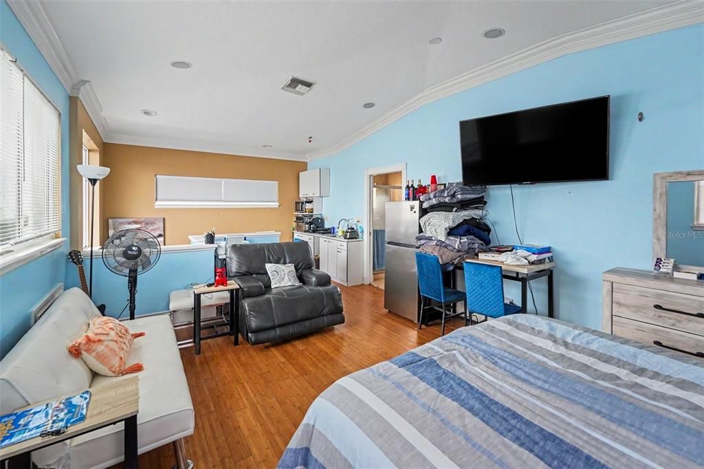 For Sale: $1,800,000 (3 beds, 4 baths, 2729 Square Feet)