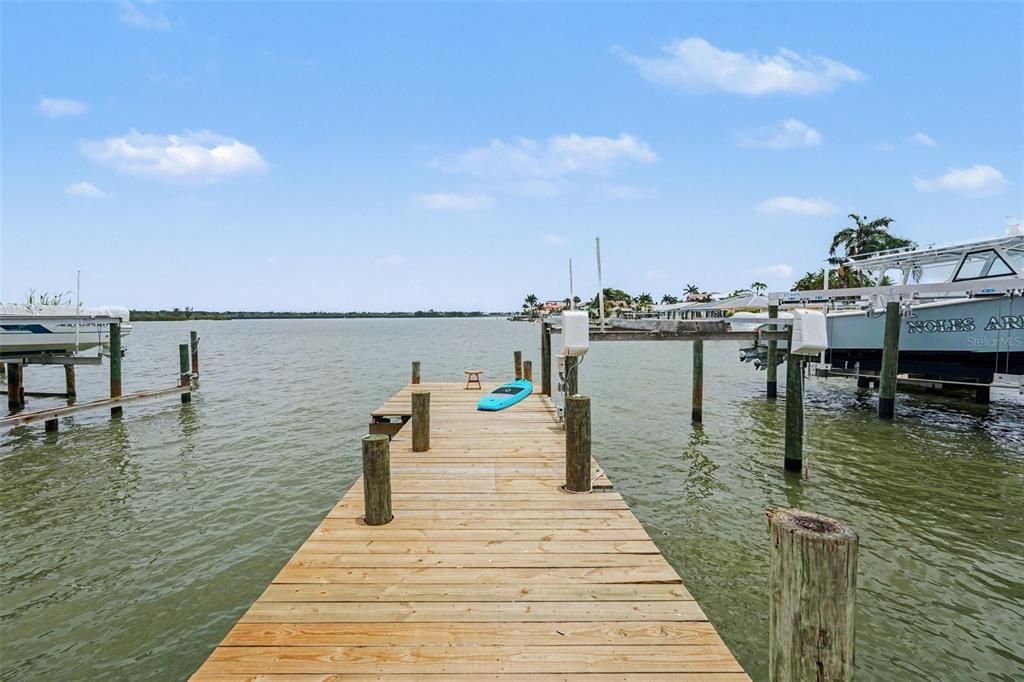 For Sale: $1,800,000 (3 beds, 4 baths, 2729 Square Feet)