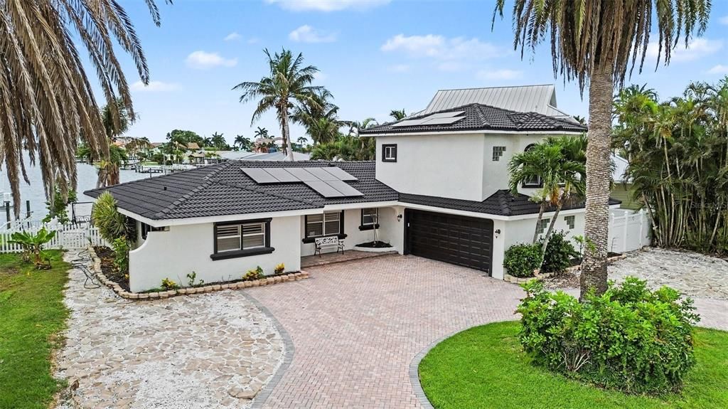 For Sale: $1,800,000 (3 beds, 4 baths, 2729 Square Feet)
