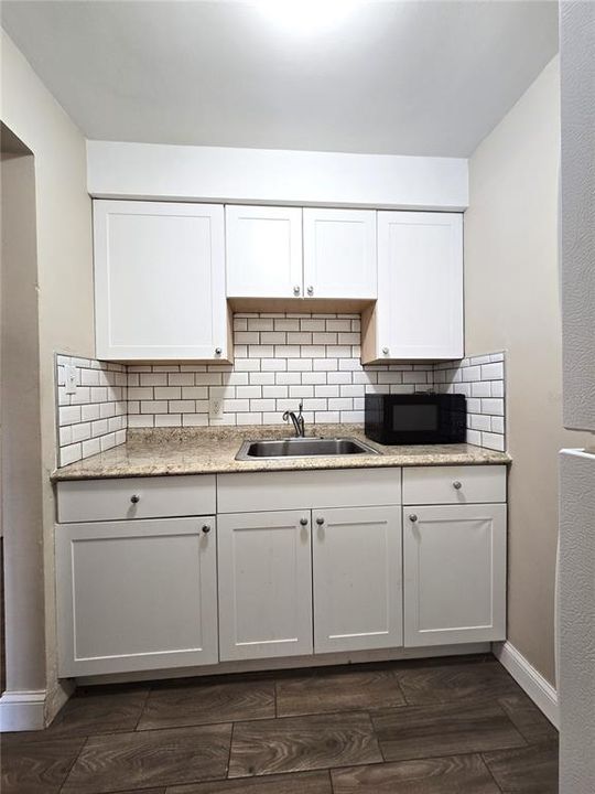 For Rent: $1,300 (1 beds, 1 baths, 585 Square Feet)