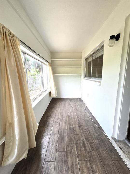 For Rent: $1,300 (1 beds, 1 baths, 585 Square Feet)