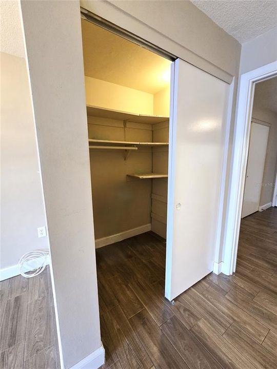 For Rent: $1,300 (1 beds, 1 baths, 585 Square Feet)