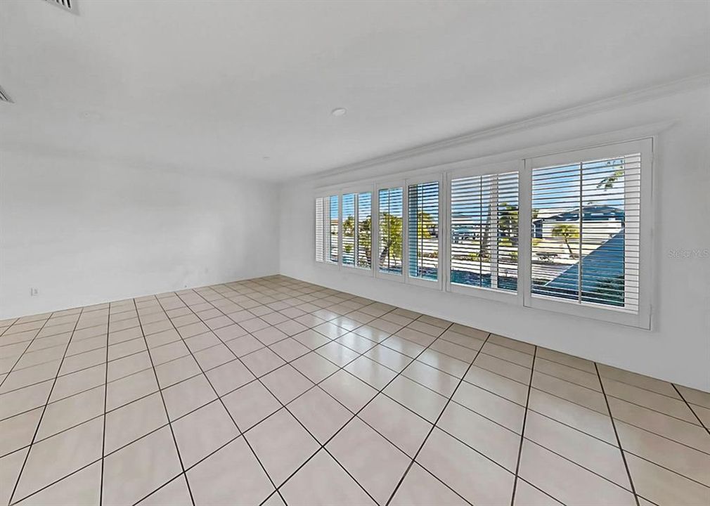 For Rent: $4,850 (3 beds, 2 baths, 2059 Square Feet)