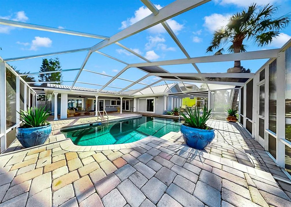 For Rent: $4,850 (3 beds, 2 baths, 2059 Square Feet)