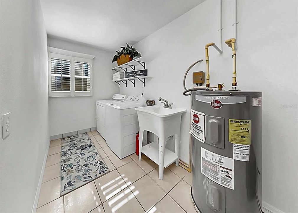For Rent: $4,850 (3 beds, 2 baths, 2059 Square Feet)