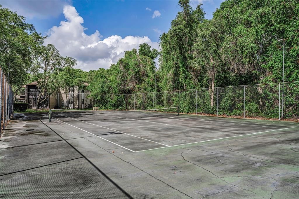 For Sale: $134,900 (2 beds, 1 baths, 1008 Square Feet)