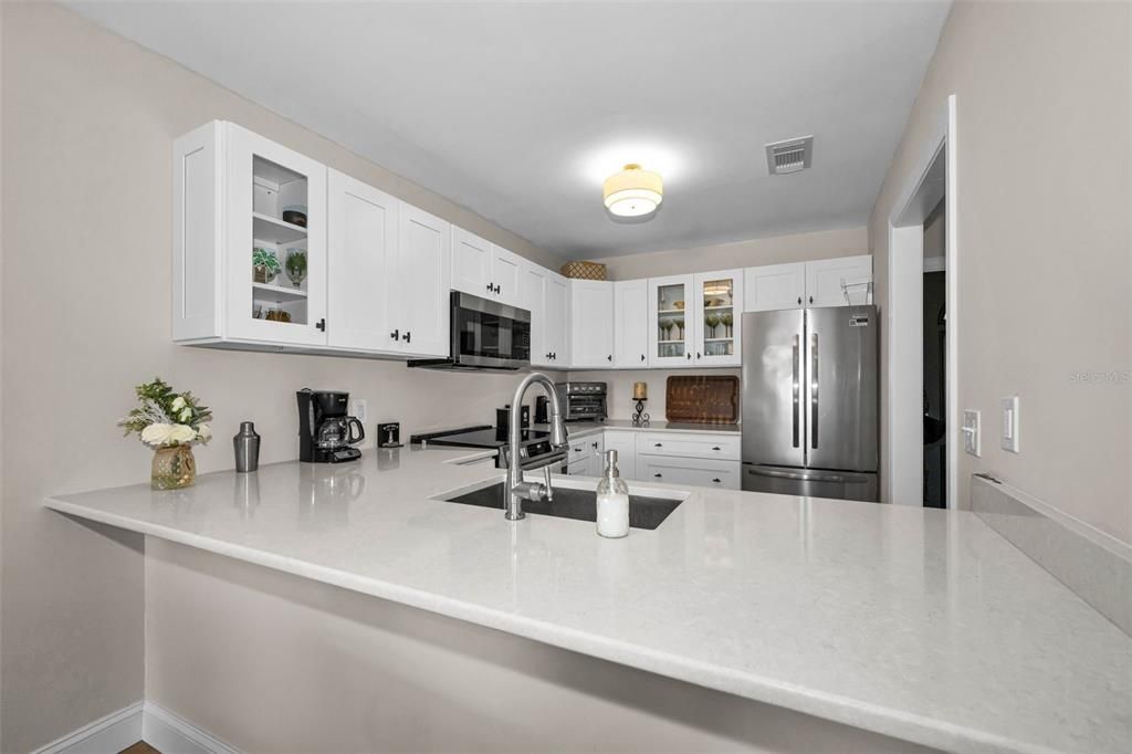 For Sale: $134,900 (2 beds, 1 baths, 1008 Square Feet)