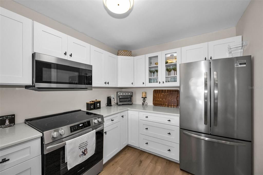 For Sale: $134,900 (2 beds, 1 baths, 1008 Square Feet)