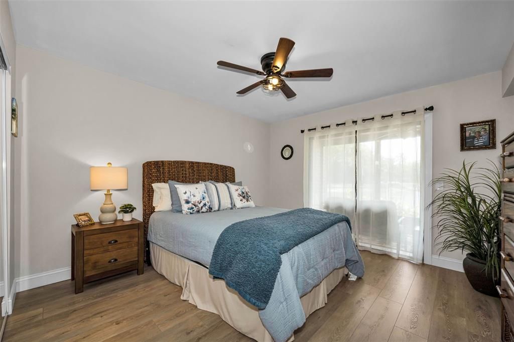 For Sale: $134,900 (2 beds, 1 baths, 1008 Square Feet)