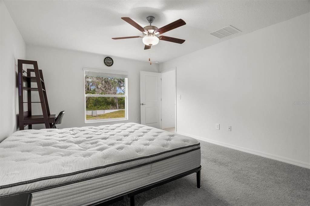 For Sale: $339,000 (4 beds, 2 baths, 1918 Square Feet)